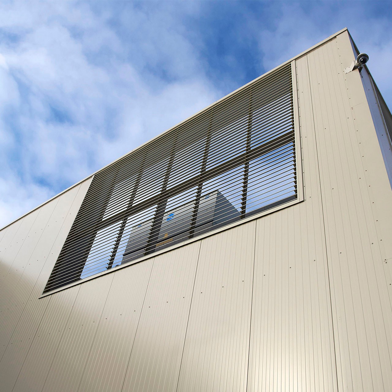 Multichannel Side Rail Kingspan GB