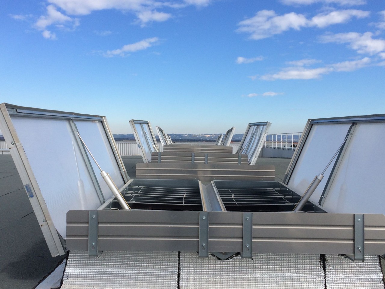 Base logistique SMDC, SaintMartindeCrau 13, France Kingspan FR